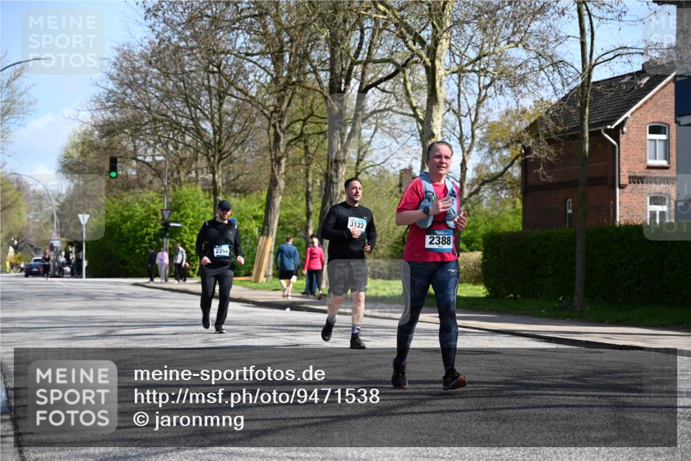 12.04.2026 - 45. Internationalen Wilhelmsburger Insellauf J. Mangold http://msf.ph/oto/9471538 12.04.2026 11:26:07 Ziel 3253, 2207, 2388, 3122, 2353, 2523 meine-sportfotos.de