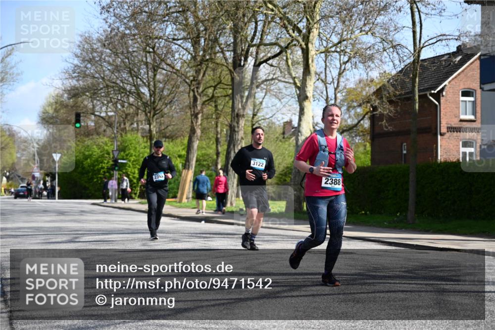12.04.2026 - 45. Internationalen Wilhelmsburger Insellauf J. Mangold http://msf.ph/oto/9471542 12.04.2026 11:26:07 Ziel 3253, 2207, 2388, 3122, 2353, 2523 meine-sportfotos.de