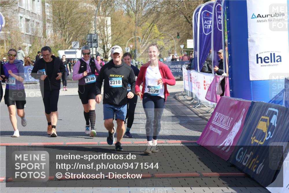 12.04.2026 - 45. Internationalen Wilhelmsburger Insellauf Strokosch-Dieckow http://msf.ph/oto/9471544 12.04.2026 11:28:20 Ziel 2309, 2310, 2237, 2140, 5831, 2511, 2512, 2352 meine-sportfotos.de