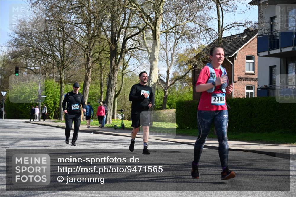 12.04.2026 - 45. Internationalen Wilhelmsburger Insellauf J. Mangold http://msf.ph/oto/9471565 12.04.2026 11:26:08 Ziel 3253, 2207, 2388, 3122, 2353, 2523 meine-sportfotos.de