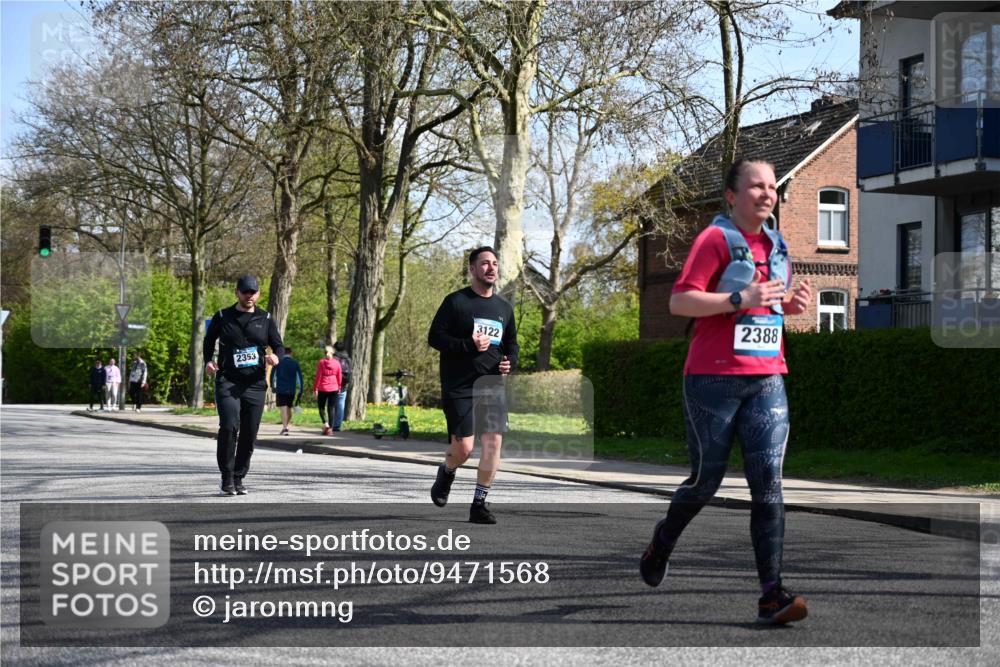 12.04.2026 - 45. Internationalen Wilhelmsburger Insellauf J. Mangold http://msf.ph/oto/9471568 12.04.2026 11:26:08 Ziel 3253, 2207, 2388, 3122, 2353, 2523 meine-sportfotos.de