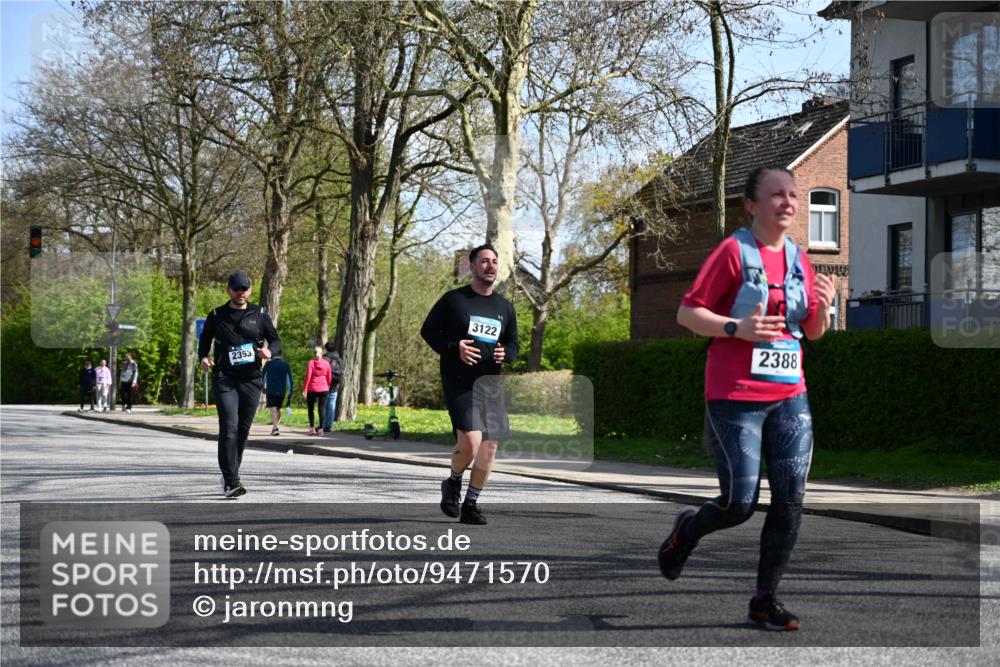 12.04.2026 - 45. Internationalen Wilhelmsburger Insellauf J. Mangold http://msf.ph/oto/9471570 12.04.2026 11:26:08 Ziel 3253, 2207, 2388, 3122, 2353, 2523 meine-sportfotos.de