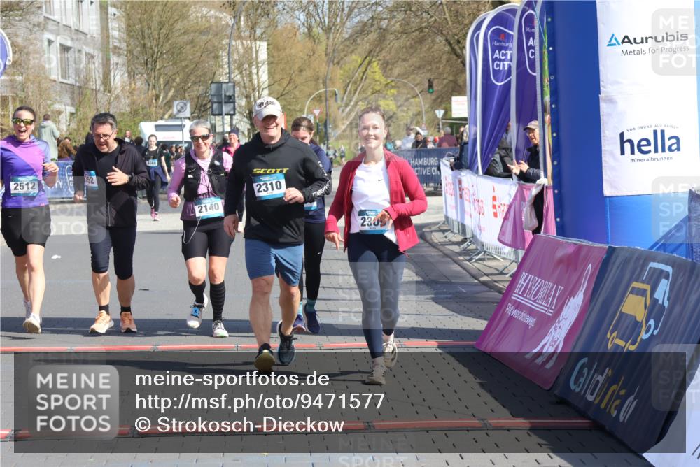12.04.2026 - 45. Internationalen Wilhelmsburger Insellauf Strokosch-Dieckow http://msf.ph/oto/9471577 12.04.2026 11:28:21 Ziel 2309, 2310, 2237, 2140, 5831, 2511, 2512, 2352 meine-sportfotos.de