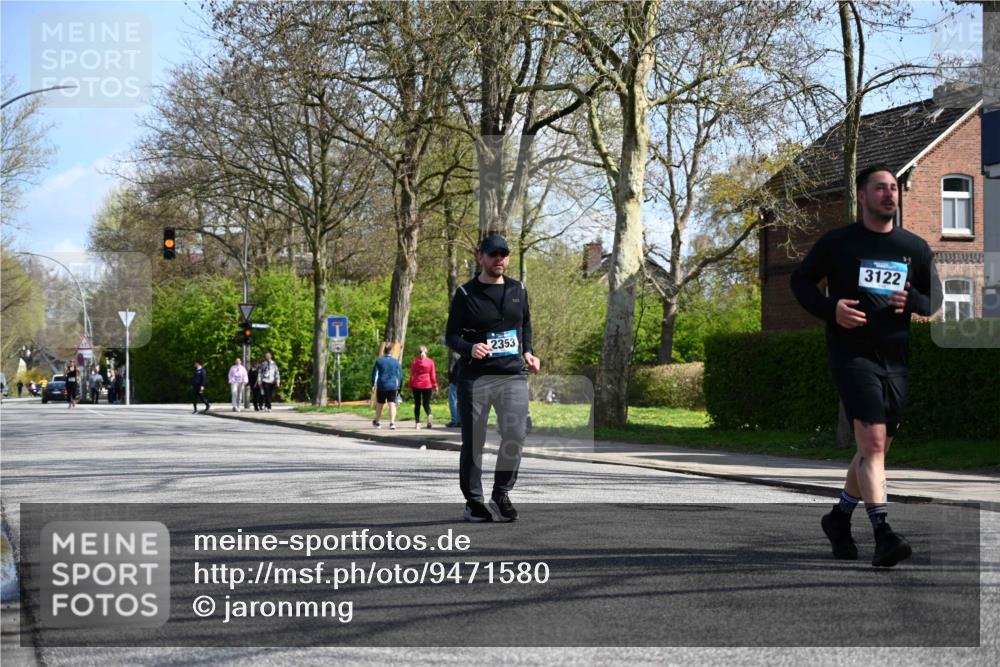 12.04.2026 - 45. Internationalen Wilhelmsburger Insellauf J. Mangold http://msf.ph/oto/9471580 12.04.2026 11:26:10 Ziel 3253, 2207, 2388, 3122, 2353, 2523 meine-sportfotos.de