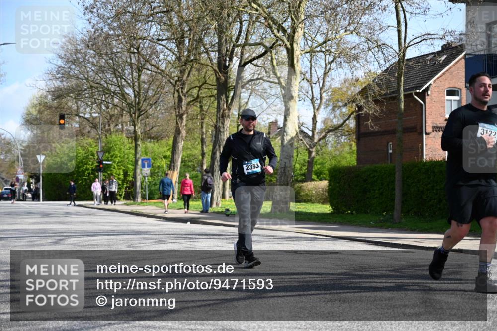 12.04.2026 - 45. Internationalen Wilhelmsburger Insellauf J. Mangold http://msf.ph/oto/9471593 12.04.2026 11:26:10 Ziel 3253, 2207, 2388, 3122, 2353, 2523 meine-sportfotos.de