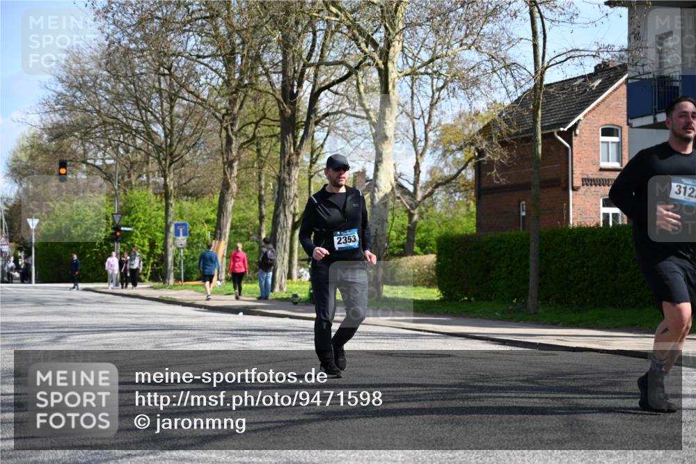 12.04.2026 - 45. Internationalen Wilhelmsburger Insellauf J. Mangold http://msf.ph/oto/9471598 12.04.2026 11:26:11 Ziel 3253, 2207, 2388, 3122, 2353, 2523 meine-sportfotos.de