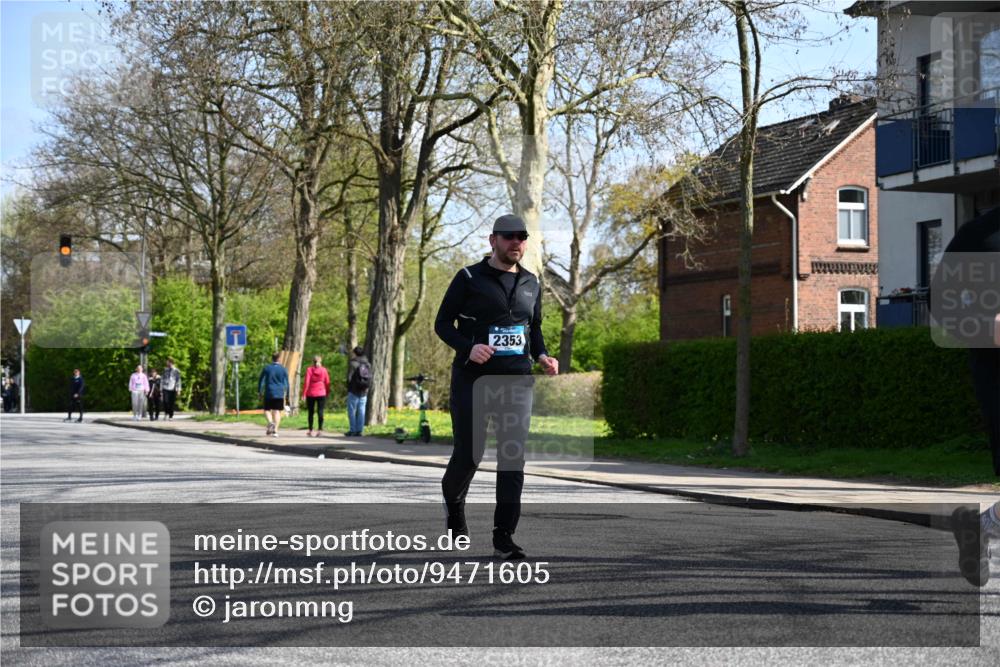 12.04.2026 - 45. Internationalen Wilhelmsburger Insellauf J. Mangold http://msf.ph/oto/9471605 12.04.2026 11:26:11 Ziel 3253, 2207, 2388, 3122, 2353, 2523 meine-sportfotos.de