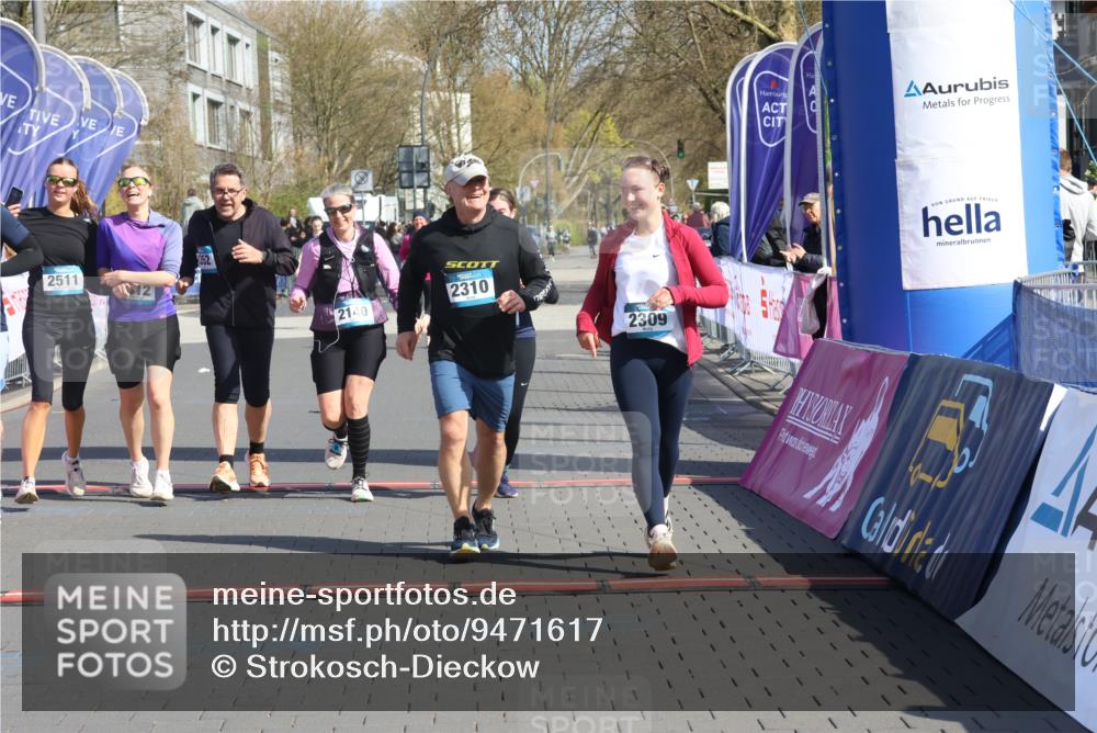 12.04.2026 - 45. Internationalen Wilhelmsburger Insellauf Strokosch-Dieckow http://msf.ph/oto/9471617 12.04.2026 11:28:21 Ziel 2309, 2310, 2237, 2140, 5831, 2511, 2512, 2352 meine-sportfotos.de