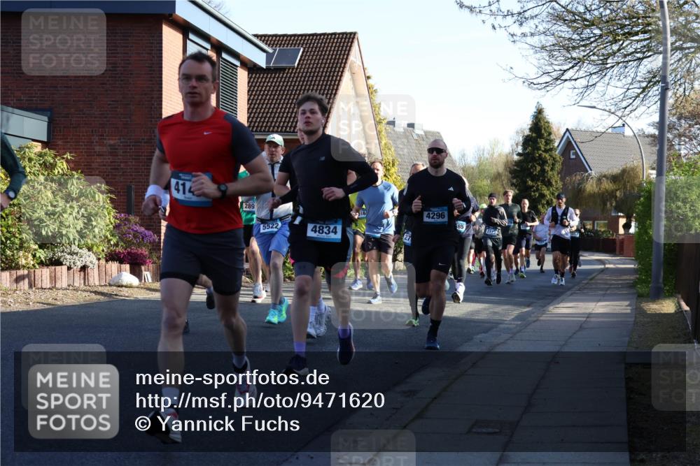 12.04.2026 - 45. Internationalen Wilhelmsburger Insellauf Yannick Fuchs http://msf.ph/oto/9471620 12.04.2026 08:56:21 Laufen 414, 289, 4296, 5522, 4834, 85 meine-sportfotos.de