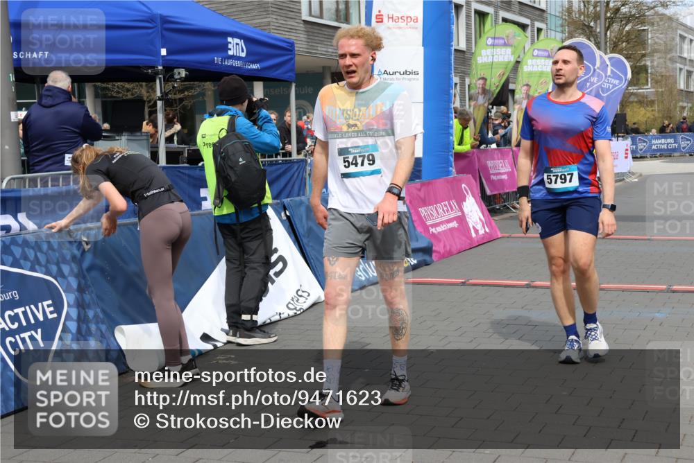 12.04.2026 - 45. Internationalen Wilhelmsburger Insellauf Strokosch-Dieckow http://msf.ph/oto/9471623 12.04.2026 12:52:31 Ziel 5479, 5797, 4529, 5758 meine-sportfotos.de