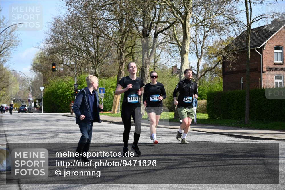 12.04.2026 - 45. Internationalen Wilhelmsburger Insellauf J. Mangold http://msf.ph/oto/9471626 12.04.2026 11:26:54 Ziel 2523, 3298, 3297, 3196 meine-sportfotos.de