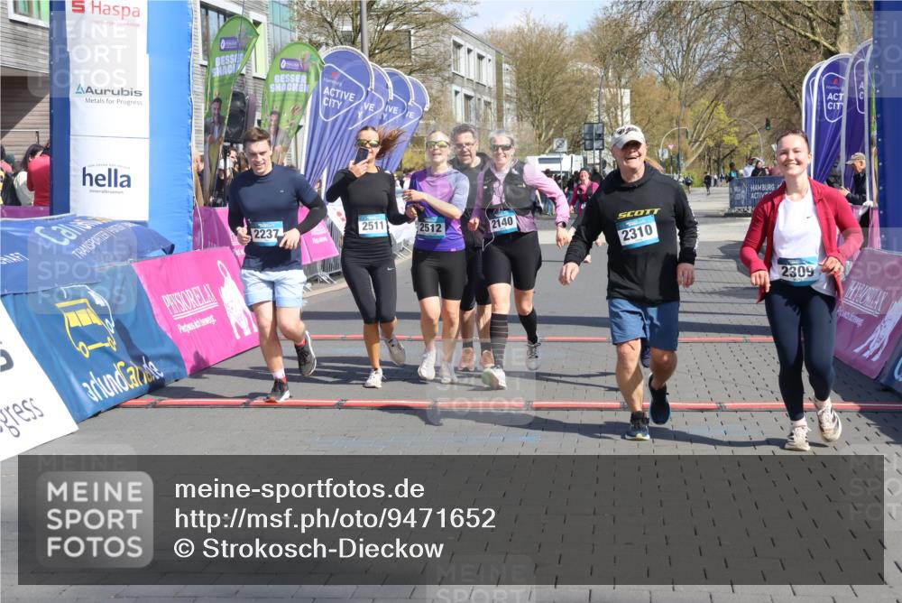12.04.2026 - 45. Internationalen Wilhelmsburger Insellauf Strokosch-Dieckow http://msf.ph/oto/9471652 12.04.2026 11:28:22 Ziel 2309, 2310, 2237, 2140, 5831, 2511, 2512, 2352 meine-sportfotos.de