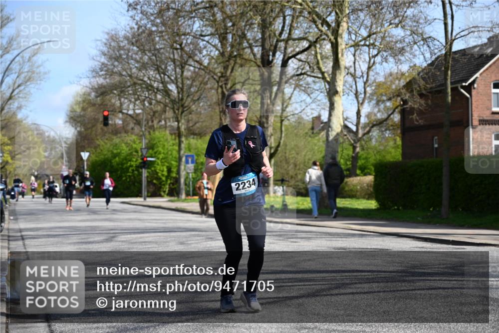 12.04.2026 - 45. Internationalen Wilhelmsburger Insellauf J. Mangold http://msf.ph/oto/9471705 12.04.2026 11:27:23 Ziel 2234, 2309, 2310, 2237, 2140, 5831, 2511, 2512, 2352 meine-sportfotos.de