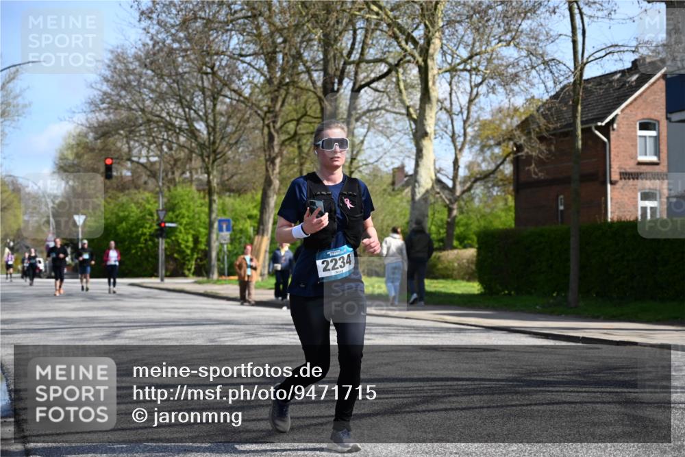 12.04.2026 - 45. Internationalen Wilhelmsburger Insellauf J. Mangold http://msf.ph/oto/9471715 12.04.2026 11:27:24 Ziel 2234, 2309, 2310, 2237, 2140, 5831, 2511, 2512, 2352 meine-sportfotos.de