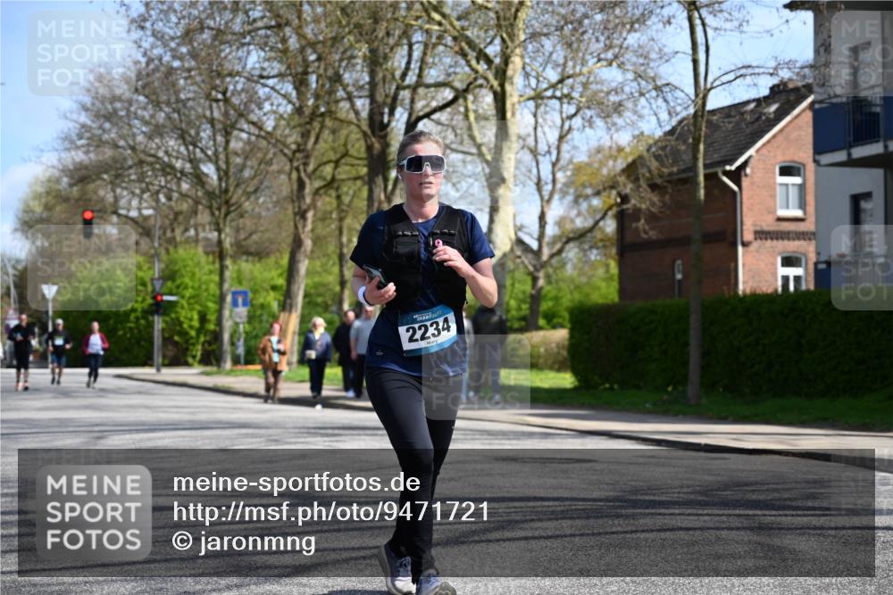 12.04.2026 - 45. Internationalen Wilhelmsburger Insellauf J. Mangold http://msf.ph/oto/9471721 12.04.2026 11:27:24 Ziel 2234, 2309, 2310, 2237, 2140, 5831, 2511, 2512, 2352 meine-sportfotos.de