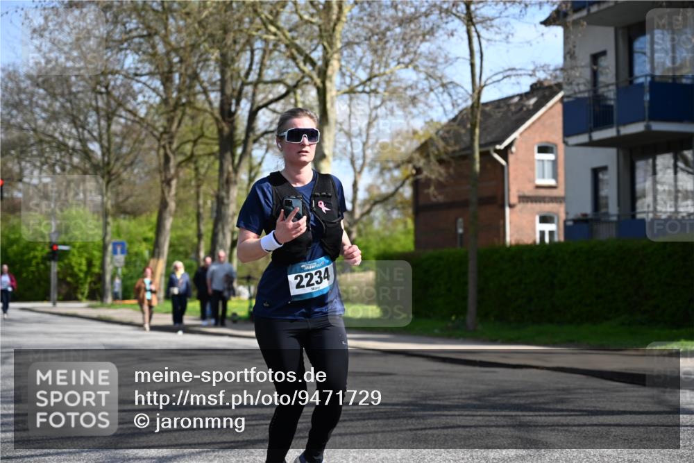 12.04.2026 - 45. Internationalen Wilhelmsburger Insellauf J. Mangold http://msf.ph/oto/9471729 12.04.2026 11:27:24 Ziel 2234, 2309, 2310, 2237, 2140, 5831, 2511, 2512, 2352 meine-sportfotos.de