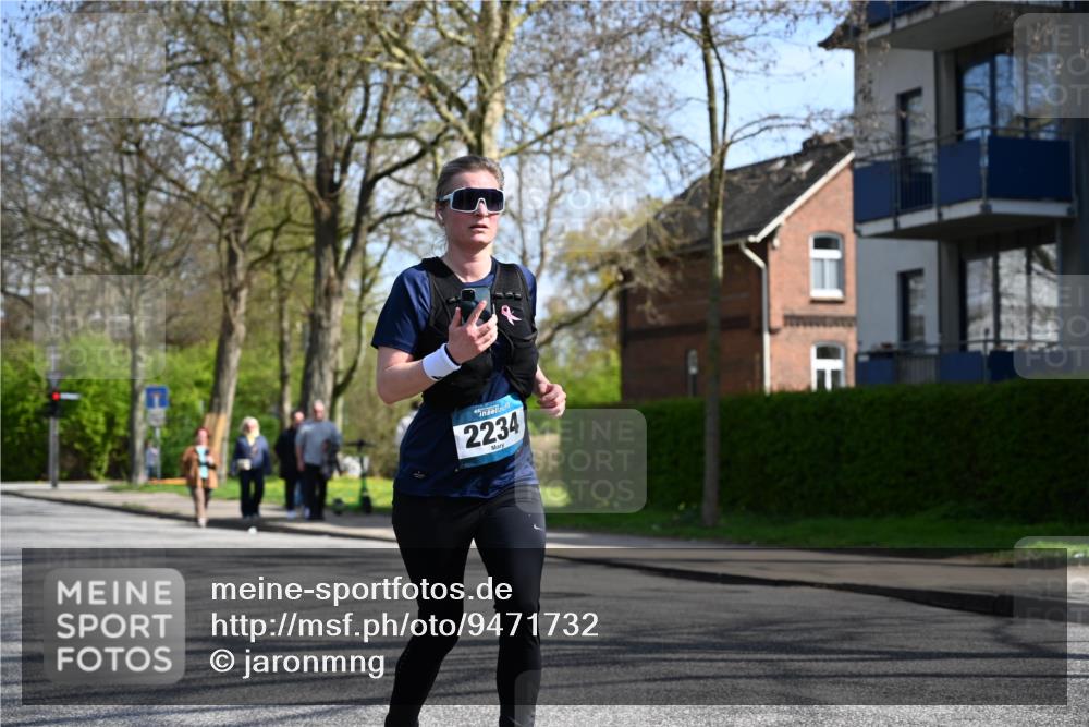 12.04.2026 - 45. Internationalen Wilhelmsburger Insellauf J. Mangold http://msf.ph/oto/9471732 12.04.2026 11:27:24 Ziel 2234, 2309, 2310, 2237, 2140, 5831, 2511, 2512, 2352 meine-sportfotos.de