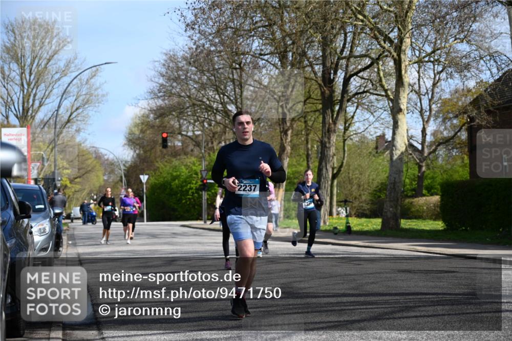 12.04.2026 - 45. Internationalen Wilhelmsburger Insellauf J. Mangold http://msf.ph/oto/9471750 12.04.2026 11:27:45 Ziel 2234, 2309, 2310, 2237, 2140, 5831, 2511, 2512, 2352, 3451, 4668 meine-sportfotos.de