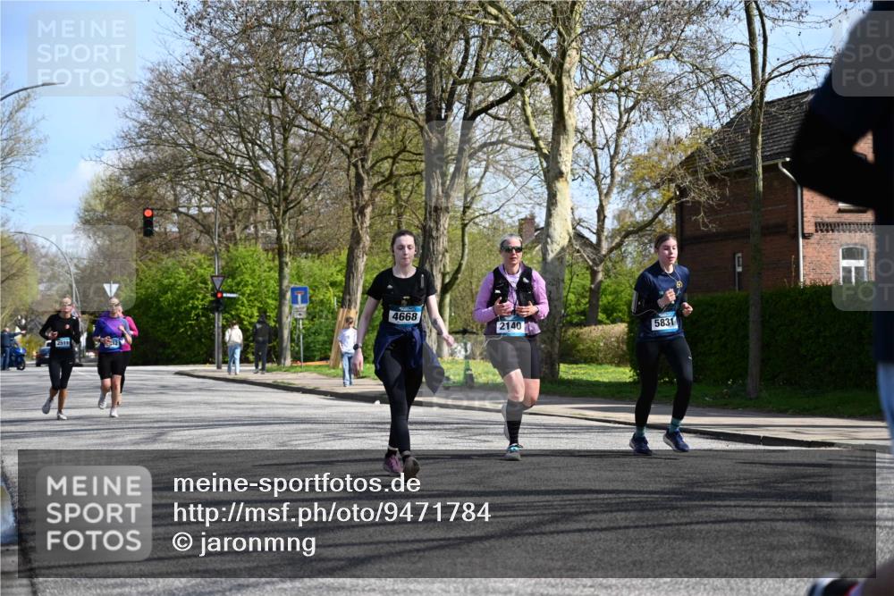 12.04.2026 - 45. Internationalen Wilhelmsburger Insellauf J. Mangold http://msf.ph/oto/9471784 12.04.2026 11:27:47 Ziel 2234, 2309, 2310, 2237, 2140, 5831, 2511, 2512, 2352, 3451, 4668 meine-sportfotos.de