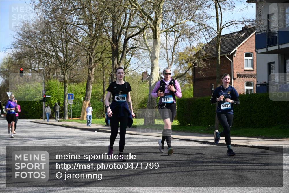 12.04.2026 - 45. Internationalen Wilhelmsburger Insellauf J. Mangold http://msf.ph/oto/9471799 12.04.2026 11:27:47 Ziel 2234, 2309, 2310, 2237, 2140, 5831, 2511, 2512, 2352, 3451, 4668 meine-sportfotos.de