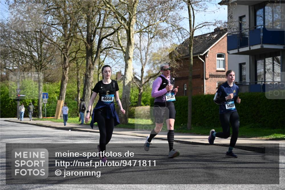 12.04.2026 - 45. Internationalen Wilhelmsburger Insellauf J. Mangold http://msf.ph/oto/9471811 12.04.2026 11:27:48 Ziel 2234, 2309, 2310, 2237, 2140, 5831, 2511, 2512, 2352, 3451, 4668 meine-sportfotos.de