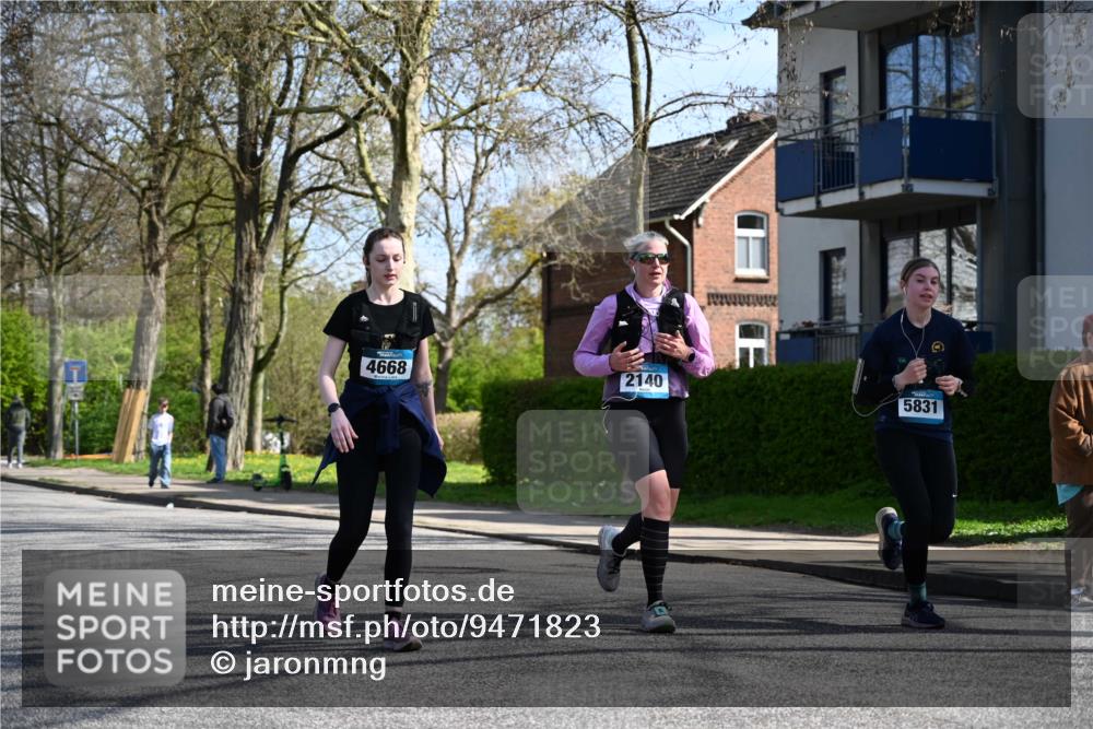 12.04.2026 - 45. Internationalen Wilhelmsburger Insellauf J. Mangold http://msf.ph/oto/9471823 12.04.2026 11:27:48 Ziel 2234, 2309, 2310, 2237, 2140, 5831, 2511, 2512, 2352, 3451, 4668 meine-sportfotos.de