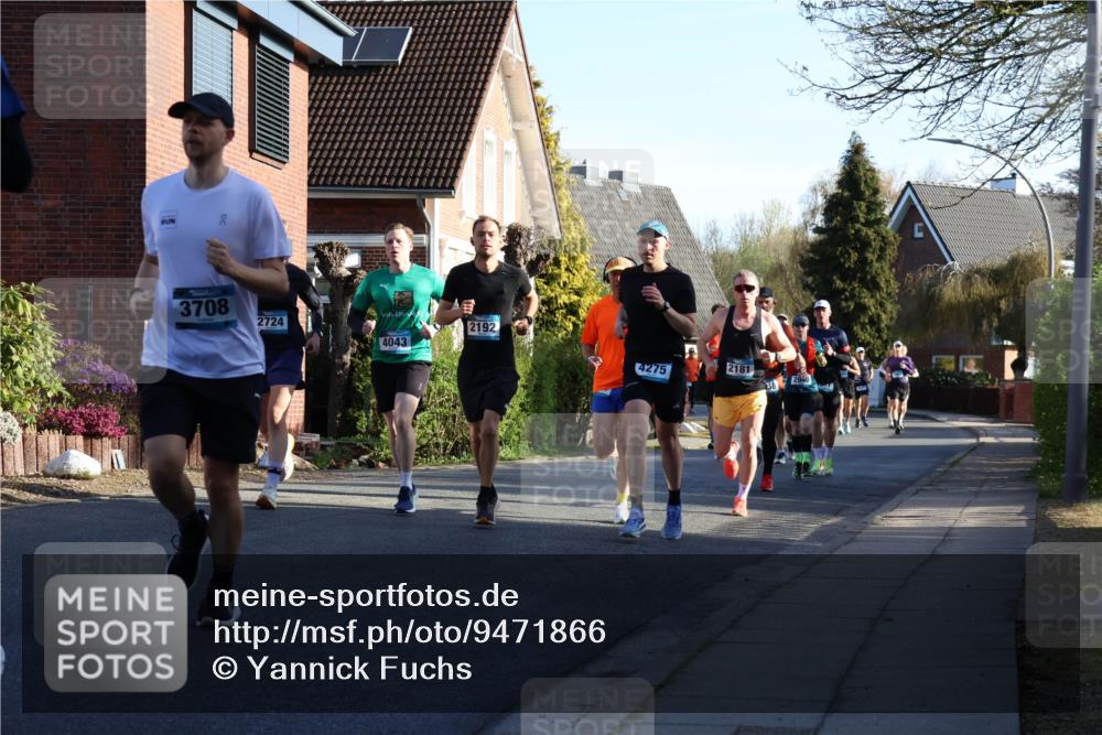 12.04.2026 - 45. Internationalen Wilhelmsburger Insellauf Yannick Fuchs http://msf.ph/oto/9471866 12.04.2026 08:56:41 Laufen 90, 3708, 2724, 2192, 4043, 2181, 4275 meine-sportfotos.de