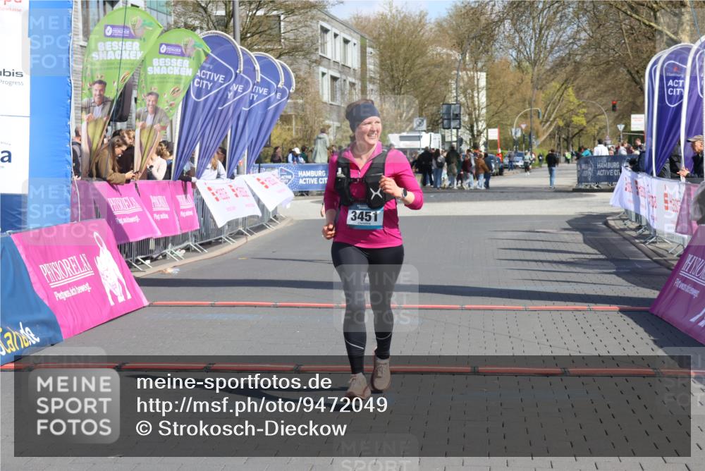 12.04.2026 - 45. Internationalen Wilhelmsburger Insellauf Strokosch-Dieckow http://msf.ph/oto/9472049 12.04.2026 11:28:30 Ziel 3451 meine-sportfotos.de