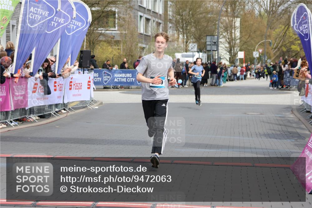 12.04.2026 - 45. Internationalen Wilhelmsburger Insellauf Strokosch-Dieckow http://msf.ph/oto/9472063 12.04.2026 12:53:00 Ziel 5779, 4346 meine-sportfotos.de