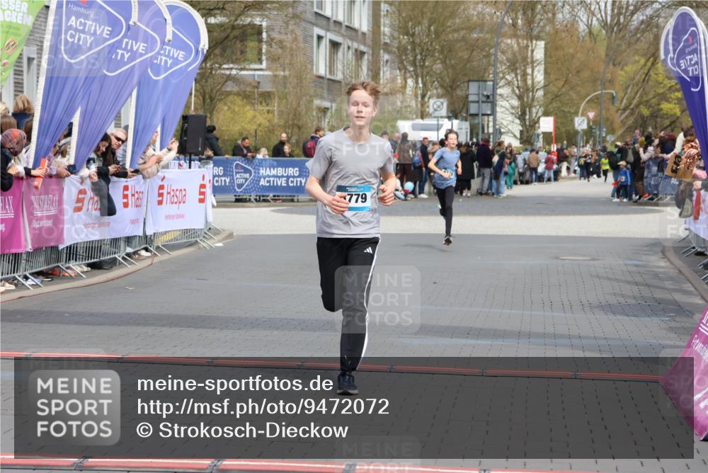 12.04.2026 - 45. Internationalen Wilhelmsburger Insellauf Strokosch-Dieckow http://msf.ph/oto/9472072 12.04.2026 12:53:00 Ziel 5779, 4346 meine-sportfotos.de