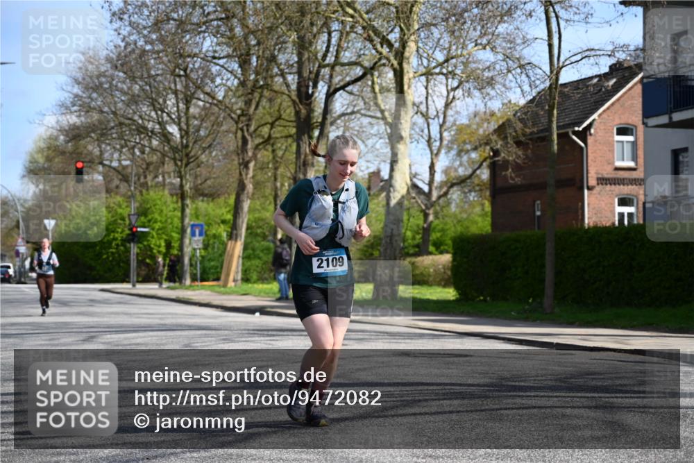 12.04.2026 - 45. Internationalen Wilhelmsburger Insellauf J. Mangold http://msf.ph/oto/9472082 12.04.2026 11:28:41 Ziel 2297, 2429, 2342, 2342, 2109 meine-sportfotos.de