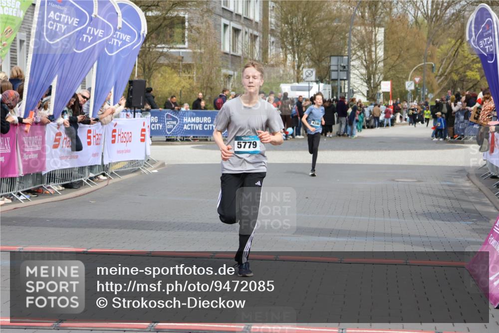 12.04.2026 - 45. Internationalen Wilhelmsburger Insellauf Strokosch-Dieckow http://msf.ph/oto/9472085 12.04.2026 12:53:00 Ziel 5779, 4346 meine-sportfotos.de