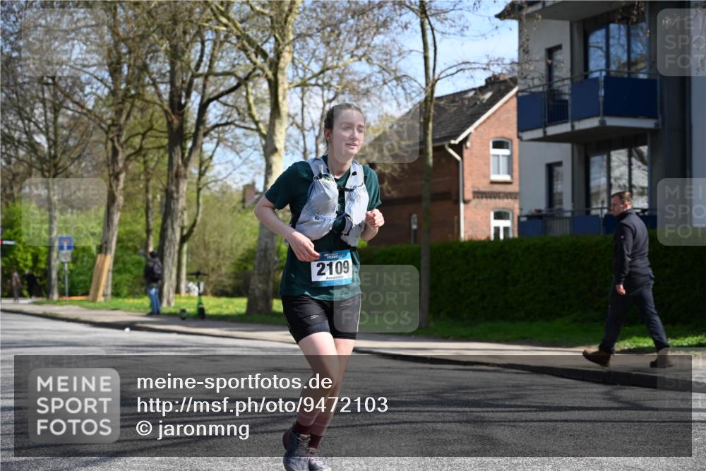 12.04.2026 - 45. Internationalen Wilhelmsburger Insellauf J. Mangold http://msf.ph/oto/9472103 12.04.2026 11:28:42 Ziel 2429, 2342, 2109, 4066 meine-sportfotos.de