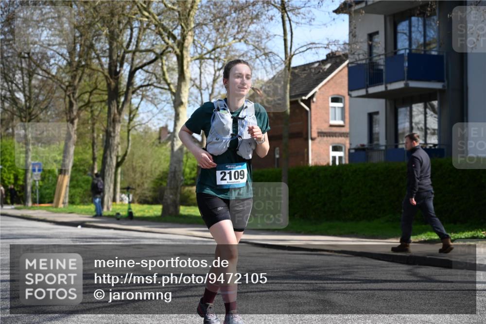 12.04.2026 - 45. Internationalen Wilhelmsburger Insellauf J. Mangold http://msf.ph/oto/9472105 12.04.2026 11:28:42 Ziel 2429, 2342, 2109, 4066 meine-sportfotos.de