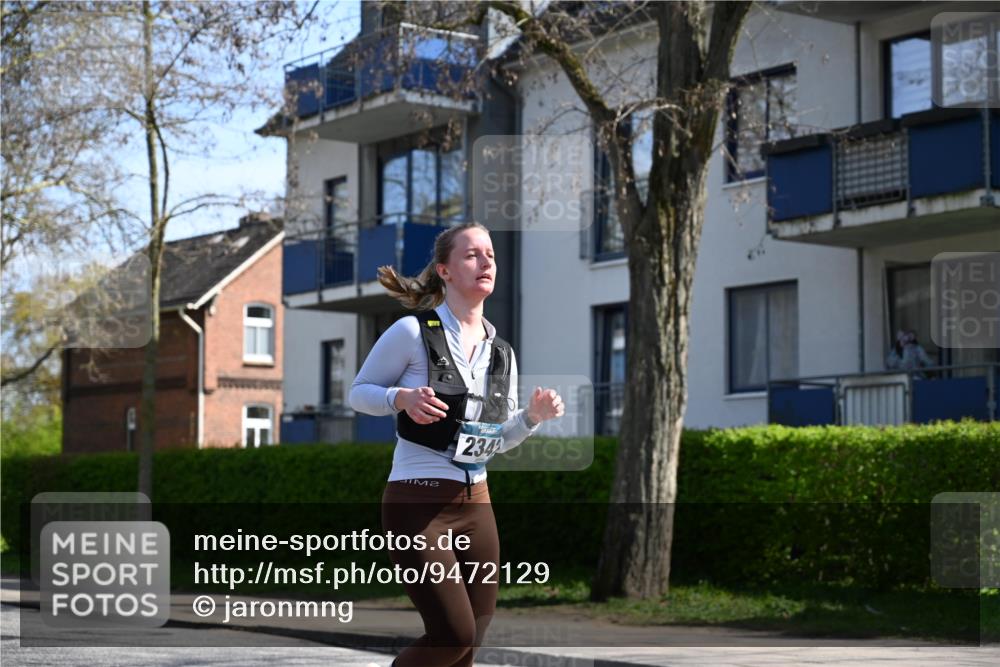 12.04.2026 - 45. Internationalen Wilhelmsburger Insellauf J. Mangold http://msf.ph/oto/9472129 12.04.2026 11:28:49 Ziel 2429, 2342, 2109, 4066 meine-sportfotos.de