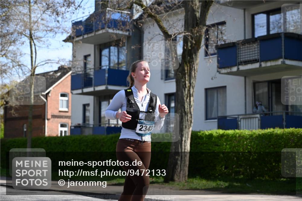 12.04.2026 - 45. Internationalen Wilhelmsburger Insellauf J. Mangold http://msf.ph/oto/9472133 12.04.2026 11:28:49 Ziel 2429, 2342, 2109, 4066 meine-sportfotos.de
