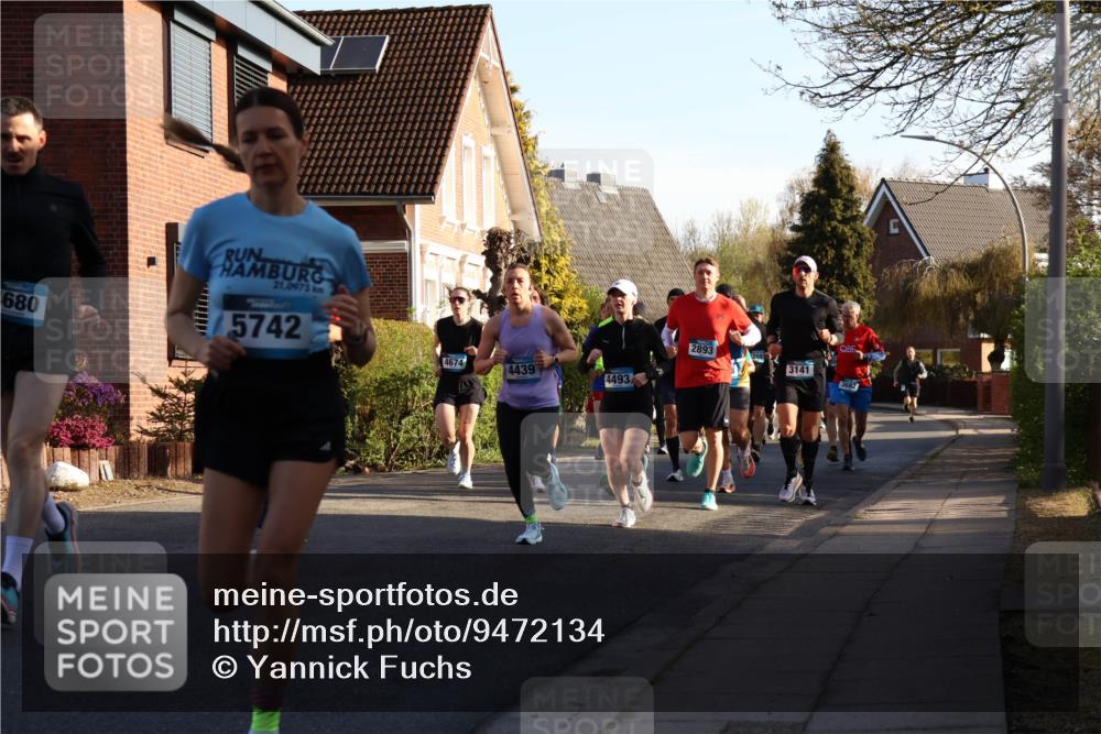 12.04.2026 - 45. Internationalen Wilhelmsburger Insellauf Yannick Fuchs http://msf.ph/oto/9472134 12.04.2026 08:57:03 Laufen 680, 21, 0975, 5742, 4674, 4439, 4493, 2893, 3141 meine-sportfotos.de