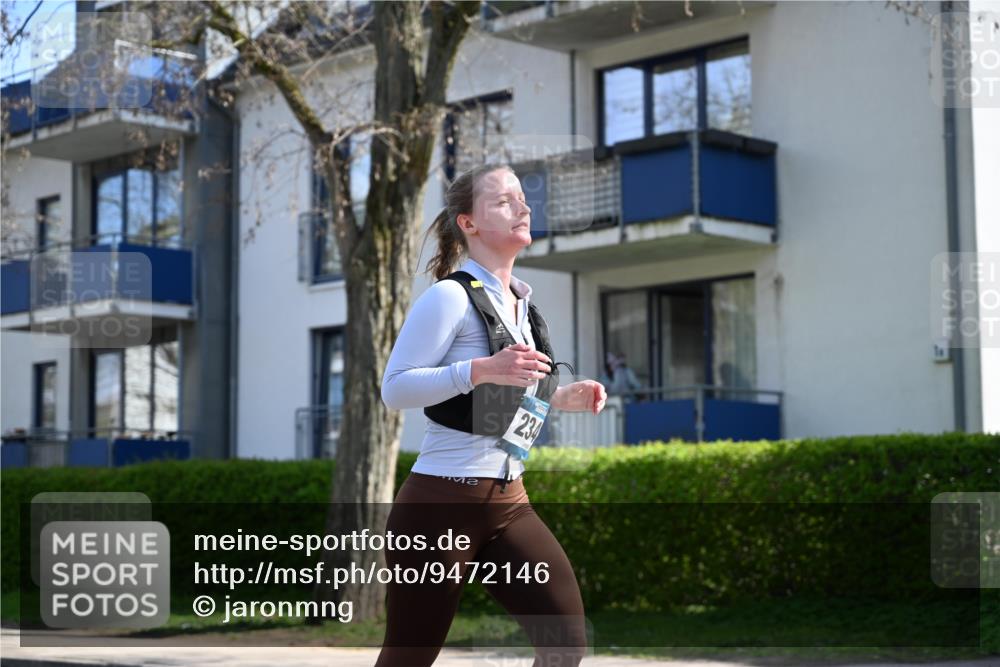 12.04.2026 - 45. Internationalen Wilhelmsburger Insellauf J. Mangold http://msf.ph/oto/9472146 12.04.2026 11:28:49 Ziel 2429, 2342, 2109, 4066 meine-sportfotos.de