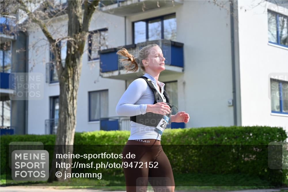 12.04.2026 - 45. Internationalen Wilhelmsburger Insellauf J. Mangold http://msf.ph/oto/9472152 12.04.2026 11:28:49 Ziel 2429, 2342, 2109, 4066 meine-sportfotos.de