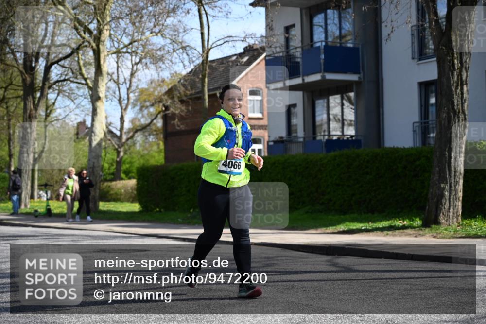 12.04.2026 - 45. Internationalen Wilhelmsburger Insellauf J. Mangold http://msf.ph/oto/9472200 12.04.2026 11:29:09 Ziel 4066, 3545, 4589, 4784 meine-sportfotos.de