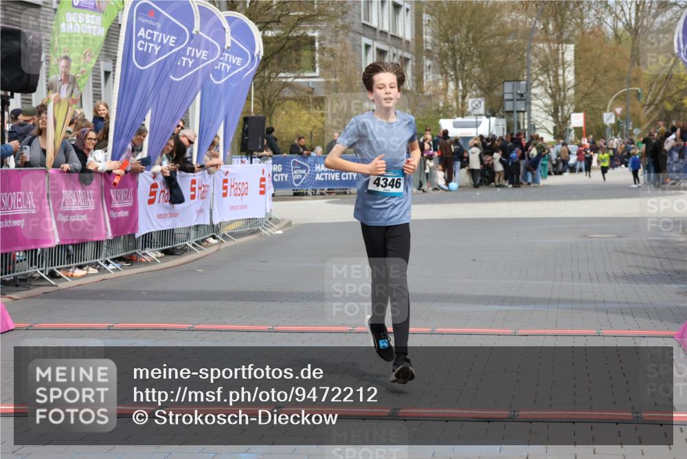 12.04.2026 - 45. Internationalen Wilhelmsburger Insellauf Strokosch-Dieckow http://msf.ph/oto/9472212 12.04.2026 12:53:05 Ziel 4346 meine-sportfotos.de