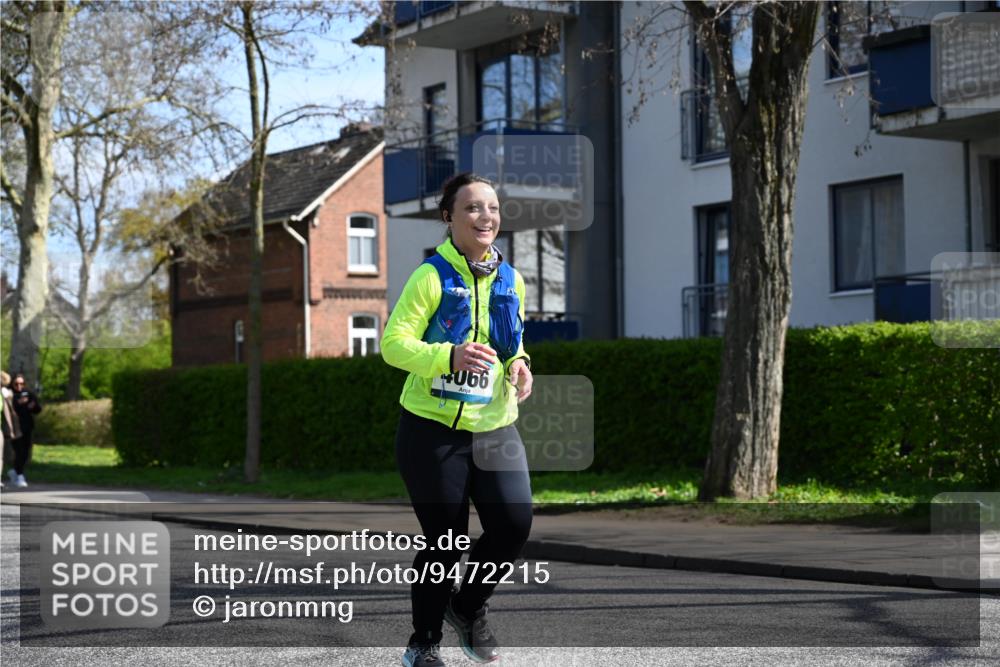 12.04.2026 - 45. Internationalen Wilhelmsburger Insellauf J. Mangold http://msf.ph/oto/9472215 12.04.2026 11:29:09 Ziel 4066, 3545, 4589, 4784 meine-sportfotos.de