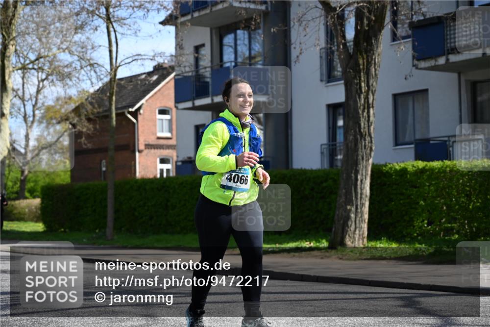 12.04.2026 - 45. Internationalen Wilhelmsburger Insellauf J. Mangold http://msf.ph/oto/9472217 12.04.2026 11:29:09 Ziel 4066, 3545, 4589, 4784 meine-sportfotos.de