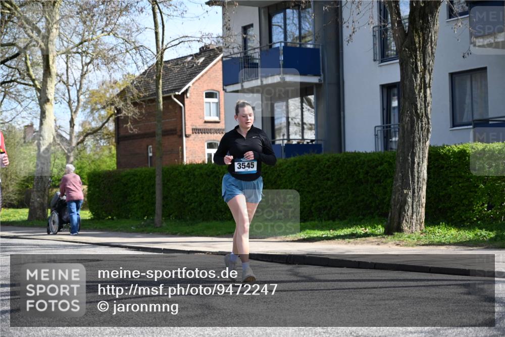12.04.2026 - 45. Internationalen Wilhelmsburger Insellauf J. Mangold http://msf.ph/oto/9472247 12.04.2026 11:29:28 Ziel 4066, 3545, 4589, 4784, 3839 meine-sportfotos.de