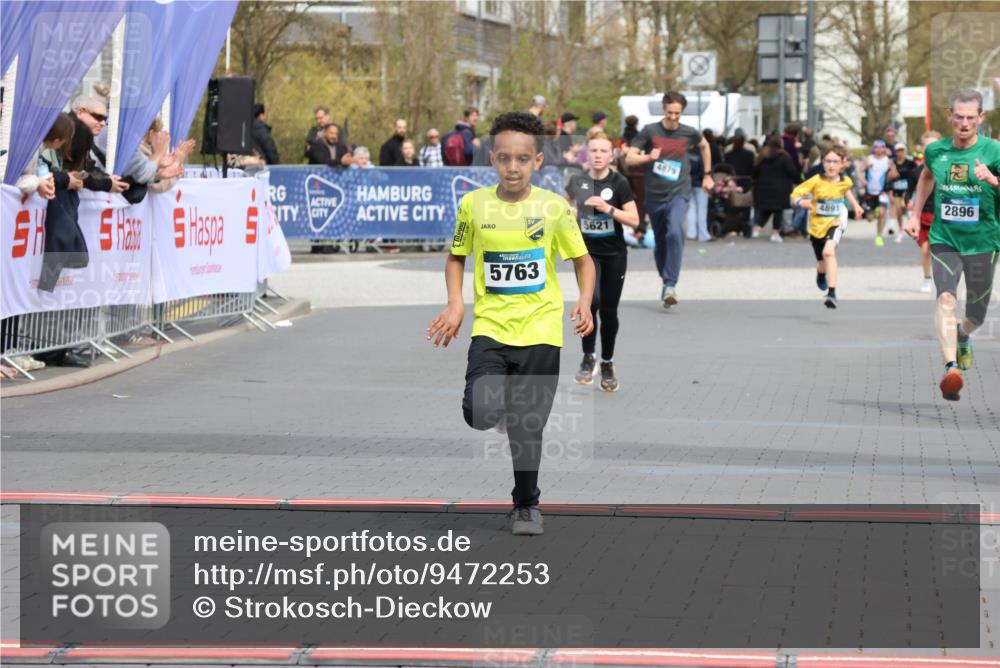 12.04.2026 - 45. Internationalen Wilhelmsburger Insellauf Strokosch-Dieckow http://msf.ph/oto/9472253 12.04.2026 12:53:22 Ziel 5763, 2896, 5621, 4879, 4891 meine-sportfotos.de