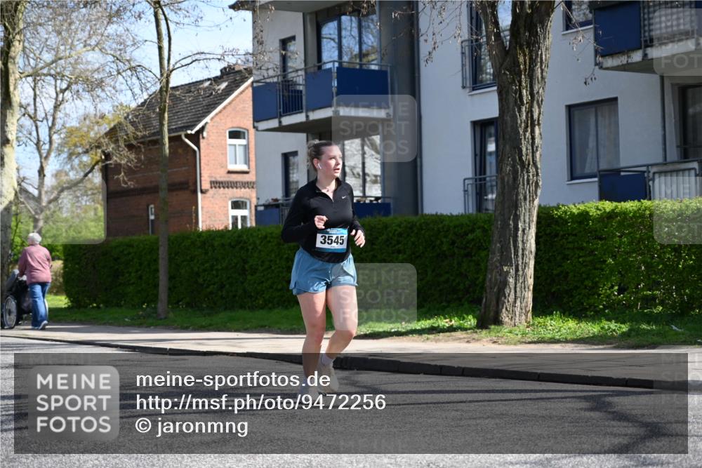 12.04.2026 - 45. Internationalen Wilhelmsburger Insellauf J. Mangold http://msf.ph/oto/9472256 12.04.2026 11:29:28 Ziel 4066, 3545, 4589, 4784, 3839 meine-sportfotos.de