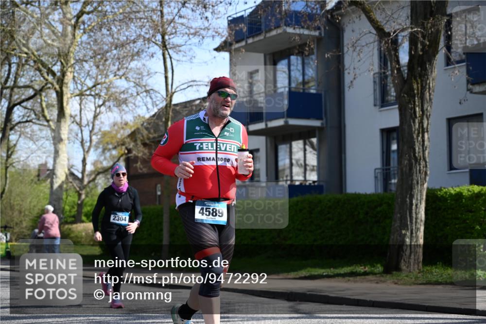 12.04.2026 - 45. Internationalen Wilhelmsburger Insellauf J. Mangold http://msf.ph/oto/9472292 12.04.2026 11:29:30 Ziel 4066, 3545, 4589, 4784, 3839 meine-sportfotos.de