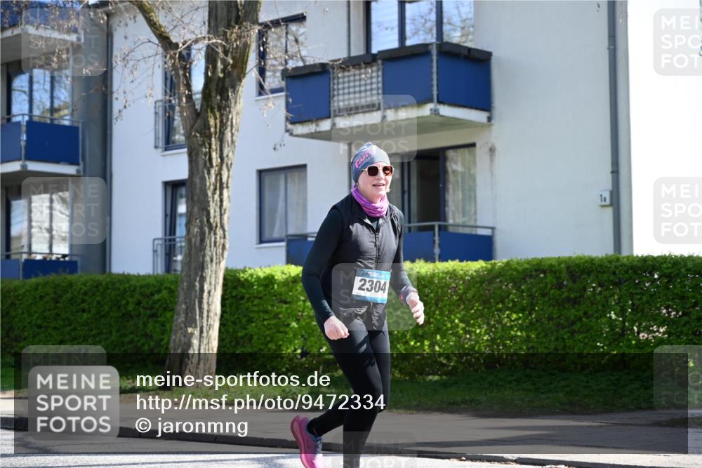 12.04.2026 - 45. Internationalen Wilhelmsburger Insellauf J. Mangold http://msf.ph/oto/9472334 12.04.2026 11:29:32 Ziel 3545, 4589, 4784, 3839, 2697, 2698 meine-sportfotos.de