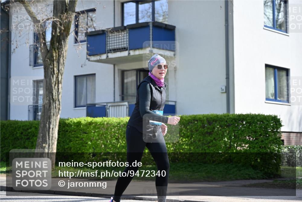 12.04.2026 - 45. Internationalen Wilhelmsburger Insellauf J. Mangold http://msf.ph/oto/9472340 12.04.2026 11:29:32 Ziel 3545, 4589, 4784, 3839, 2697, 2698 meine-sportfotos.de