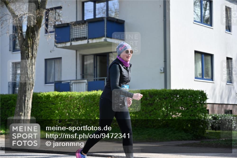 12.04.2026 - 45. Internationalen Wilhelmsburger Insellauf J. Mangold http://msf.ph/oto/9472341 12.04.2026 11:29:32 Ziel 3545, 4589, 4784, 3839, 2697, 2698 meine-sportfotos.de